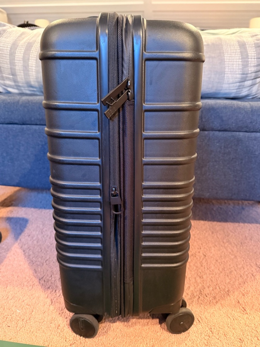 BEIS Black Hard-Shell Carry-On Spinner - Picture 4 of 15